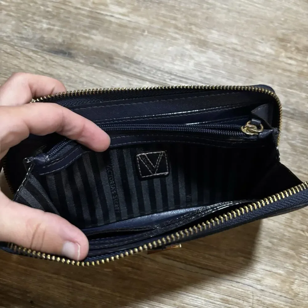 Victoria’s Secret Faux Snakeskin Wallet with Zip Navy Blue - Picture 3 of 7